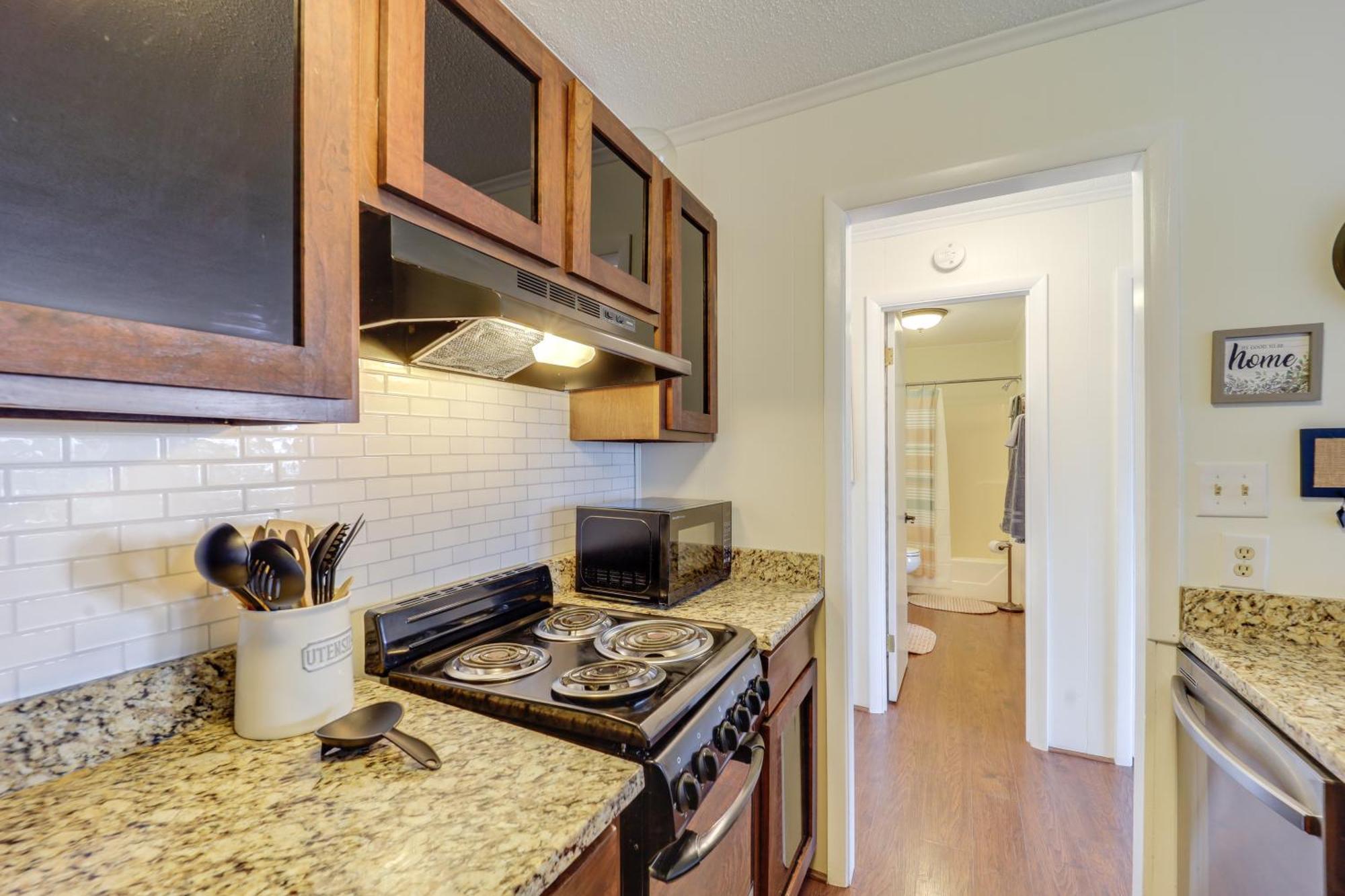 Beech Mountain Studio With Balcony Less Than 1 Mi To Skiing! Exterior photo