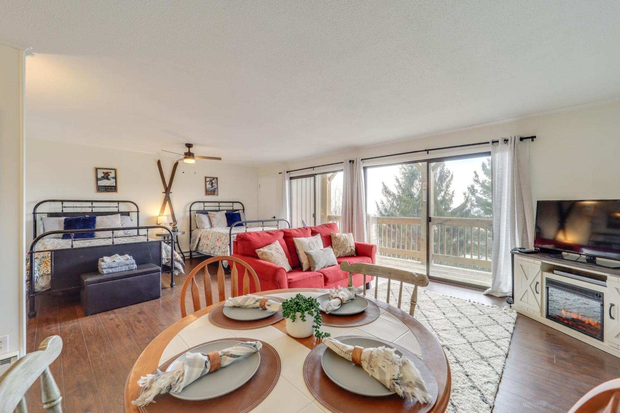 Beech Mountain Studio With Balcony Less Than 1 Mi To Skiing! Exterior photo