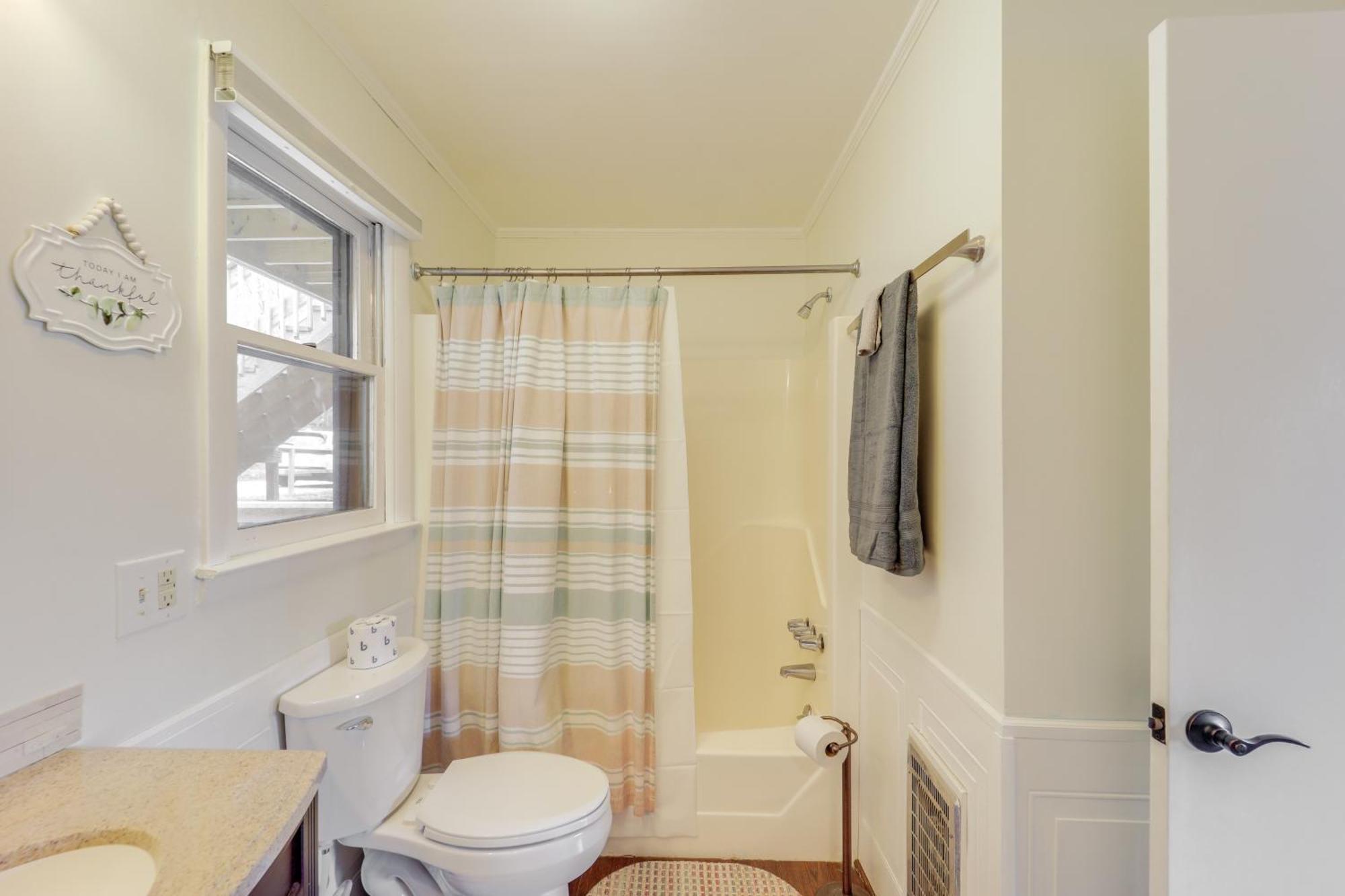 Beech Mountain Studio With Balcony Less Than 1 Mi To Skiing! Exterior photo